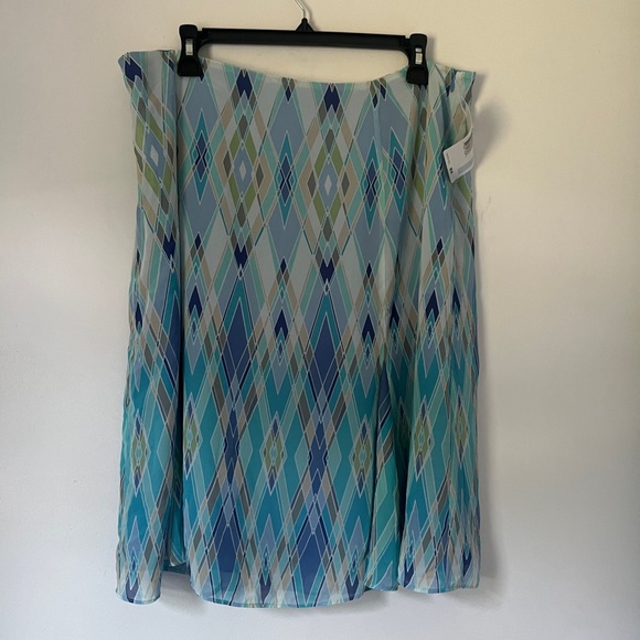 NWT Liz Claiborne Blue Green Teal Diamond Pattern Lined Skirt Size 16 - Picture 1 of 3